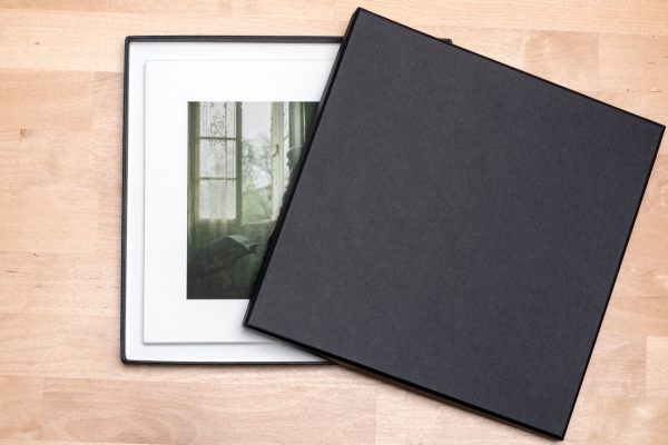 Caixa 20x20 per 10 fotografies amb diferents opcions de paper: Hahnemühle, La Impressió, Bamboo awagami