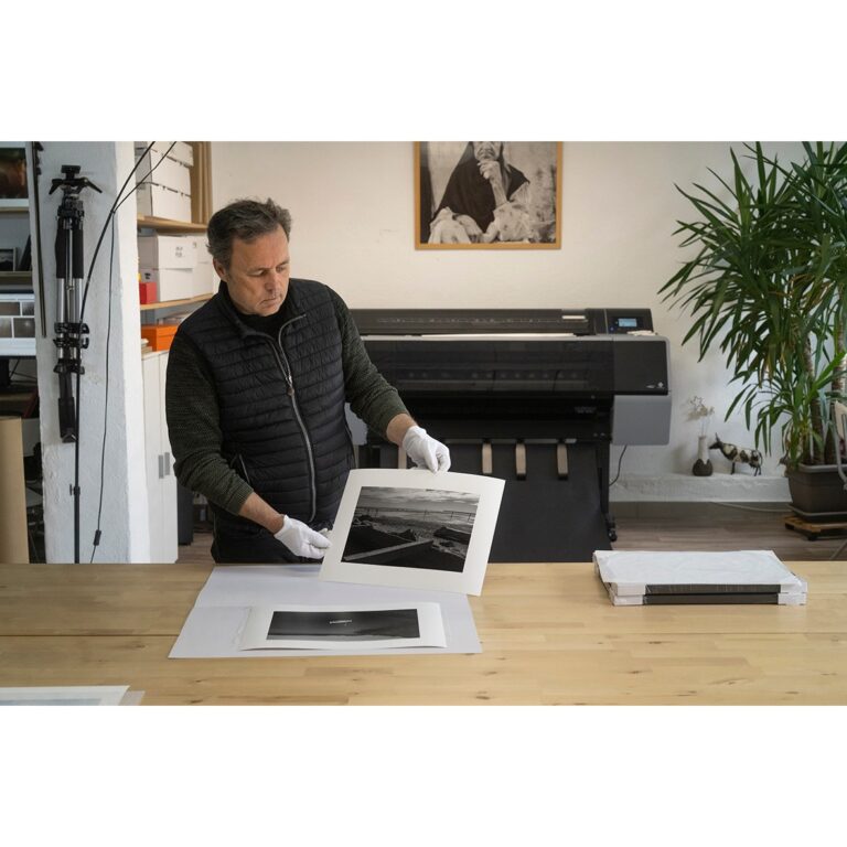 Instagram post from la_impressio_fineart. This post is in position 1.